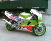 1995 Kawasaki ZXR 750 photo
